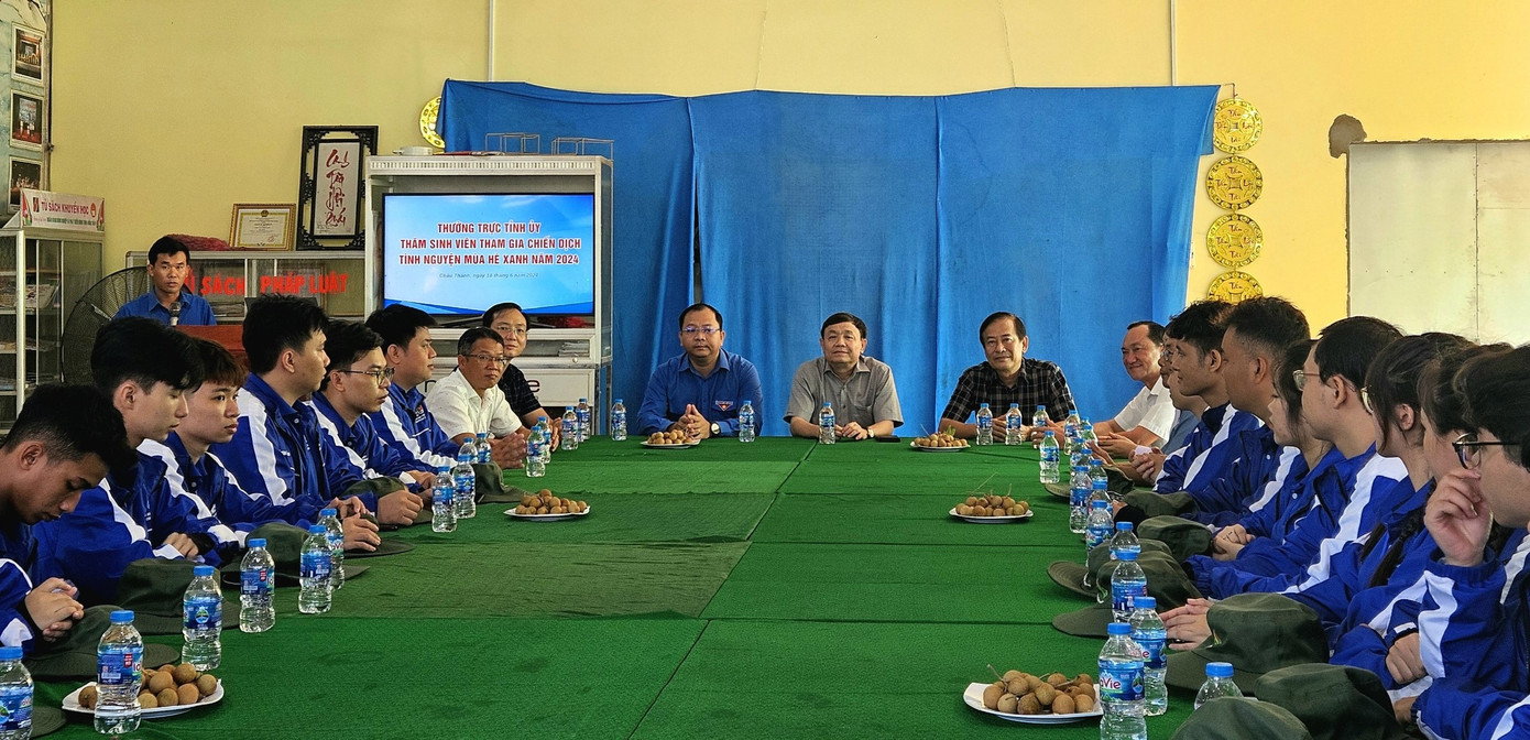 Thường trực Tỉnh ủy Đồng Tháp gặp gỡ, động viên chiến sĩ tình nguyện trường Đại học Công nghiệp TPHCM. Thường trực Tỉnh ủy Đồng Tháp gặp gỡ, động viên chiến sĩ tình nguyện trường Đại học Công nghiệp TPHCM.