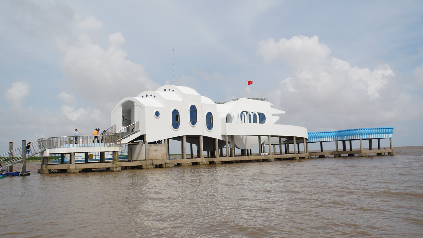 Trạm kiểm soát khu vực bãi bồi Mũi Cà Mau.