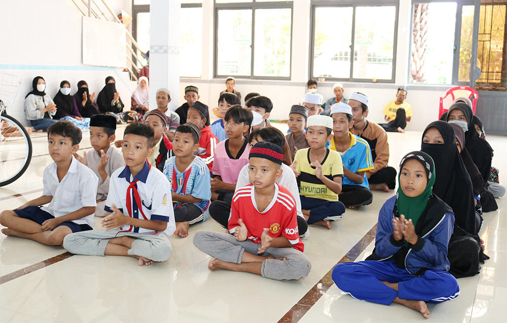 Các em học sinh dân tộc Chăm trên địa bàn tỉnh An Giang. Các em học sinh dân tộc Chăm trên địa bàn tỉnh An Giang.