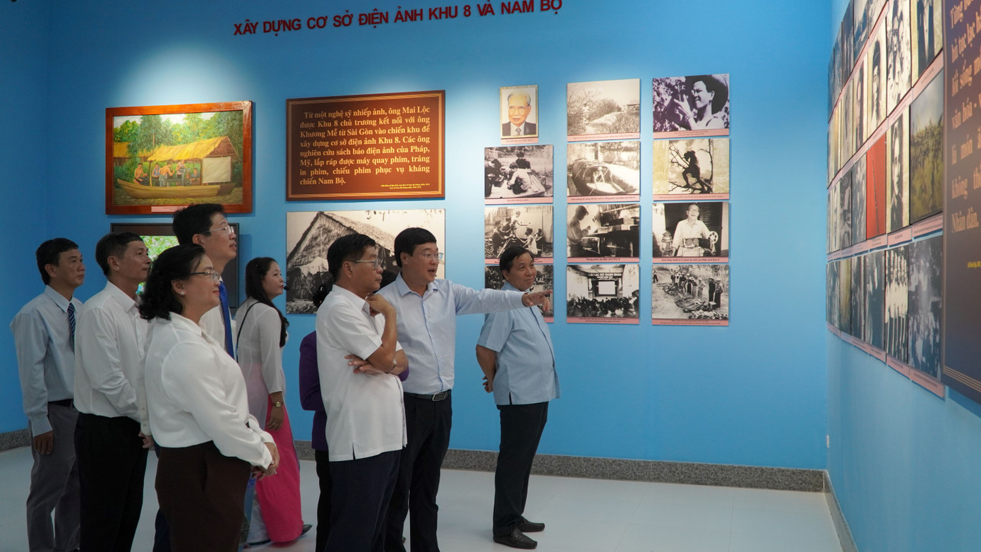 Lãnh đạo tỉnh Đồng Tháp tham quan Nhà trưng bày Xứ ủy Nam Bộ và Văn hóa Óc Eo.