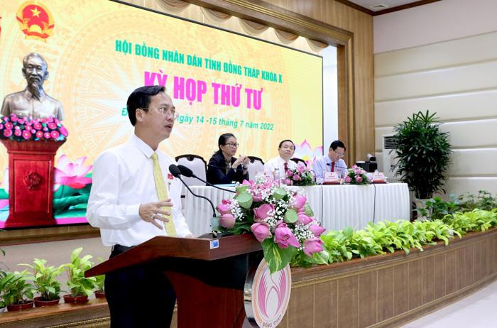 Lãnh đạo tỉnh Đồng Tháp trả lời chất vấn các đại biểu. - Ảnh: CTTĐT ĐT