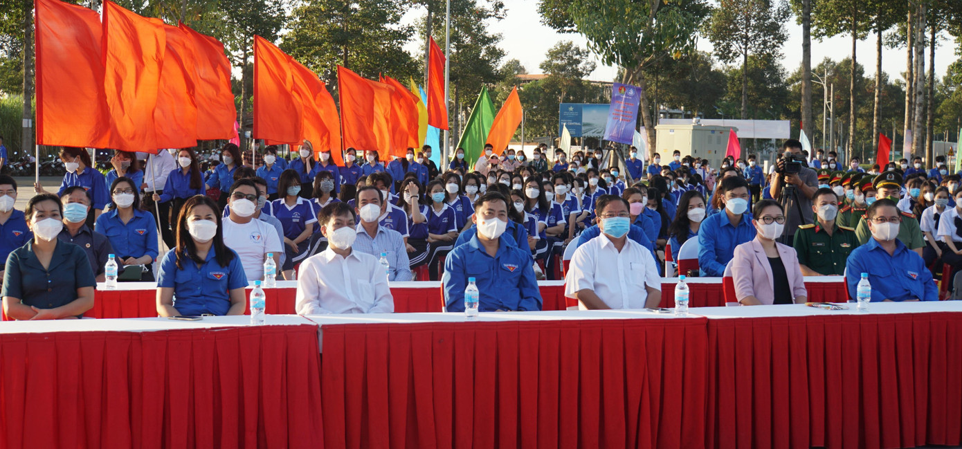 Lãnh đạo thành phố Cần Thơ tham dự lễ khởi động Tháng Thanh niên 2022. - Ảnh: Hòa Hội
