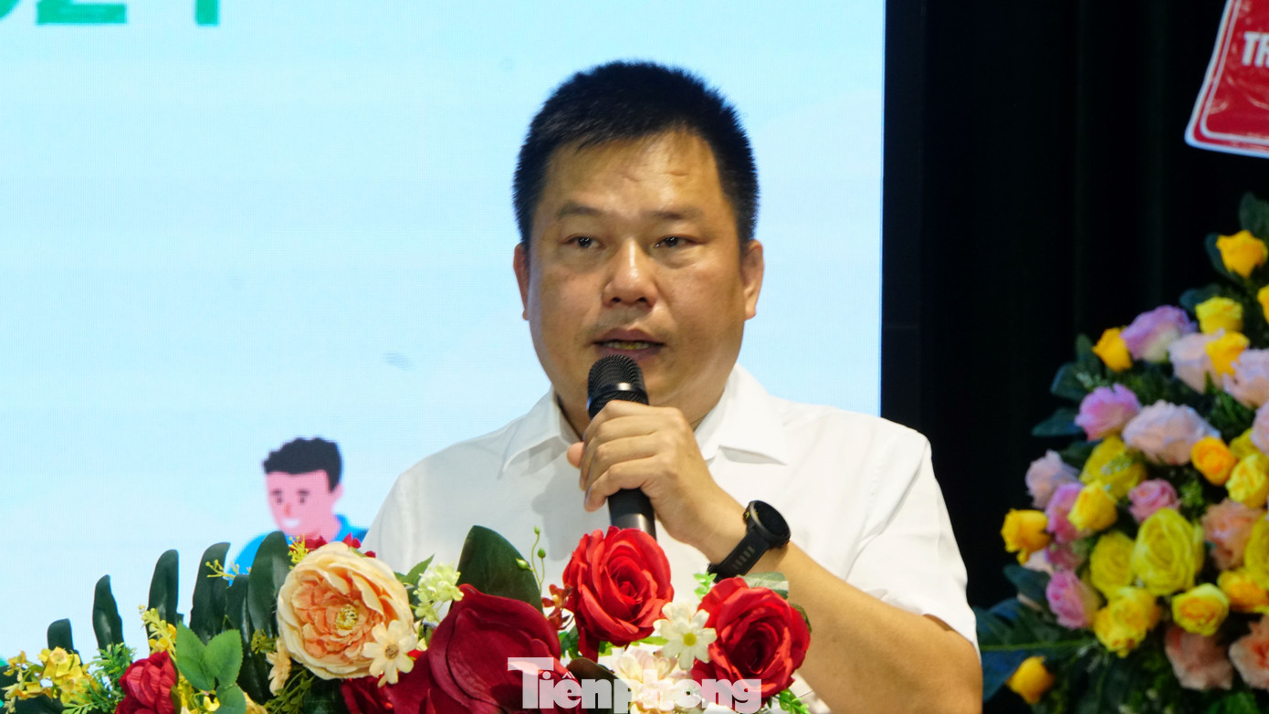 Anh Hoàng Tuấn Việt - Trưởng Ban biên tập Cổng tri thức Thánh Gióng phát biểu tại buổi phát động. Ảnh: Hòa Hội