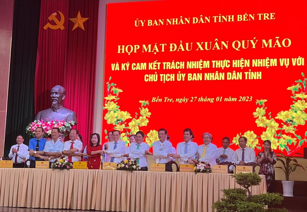 UBND tỉnh Bến Tre họp mặt đầu xuân Quý Mão UBND tỉnh Bến Tre họp mặt đầu xuân Quý Mão