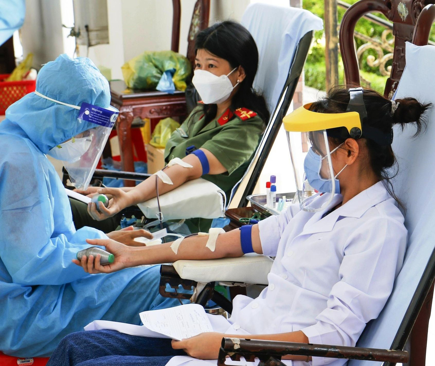 Sau khi tiến hành kiểm tra sức khỏe và xét nghiệm máu, kết quả đã thu hơn 90 đơn vị máu, góp phần bổ sung vào ngân hàng máu sạch của thành phố.