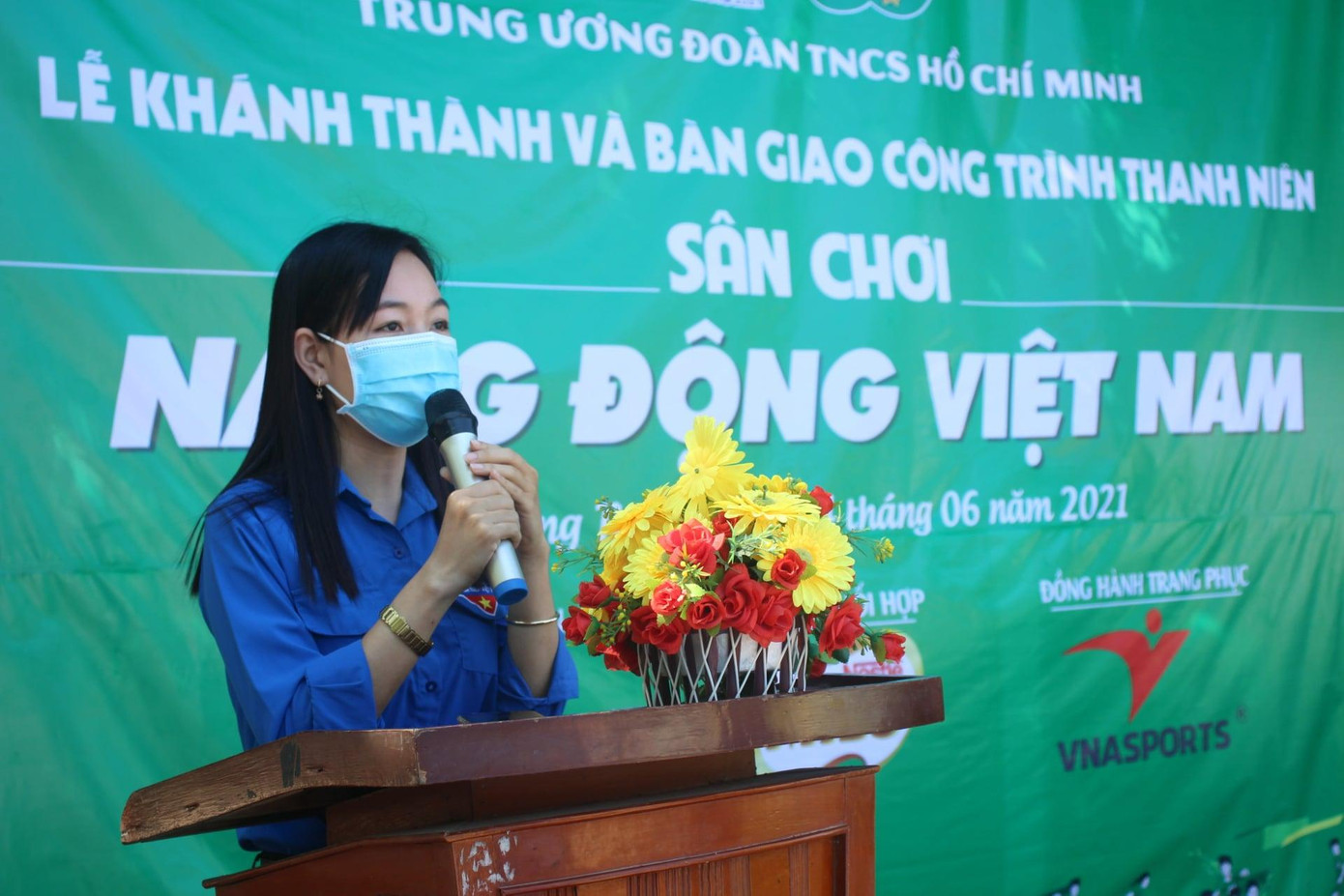 Chị Nguyễn Thị Thuý Lam, Phó Bí thư Tỉnh đoàn Đồng Tháp phát biểu Chị Nguyễn Thị Thuý Lam, Phó Bí thư Tỉnh đoàn Đồng Tháp phát biểu