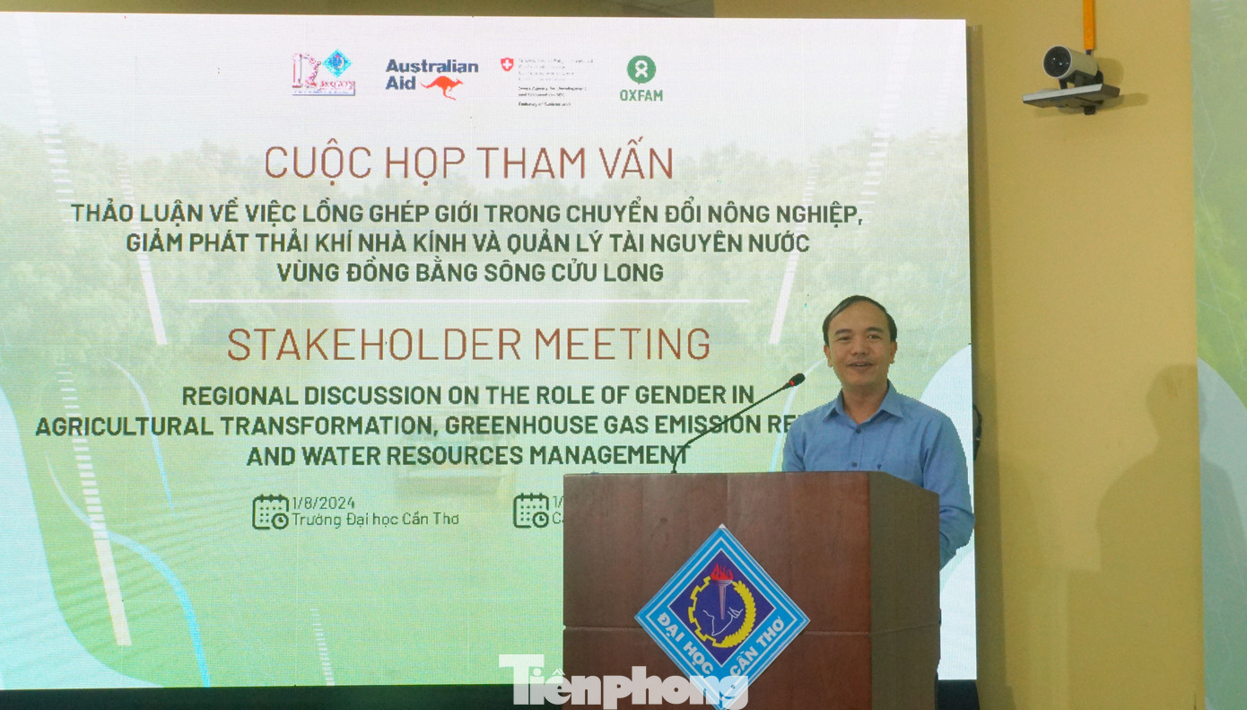 Ông Vũ Xuân Việt, Quản lý chương trình, tổ chức Oxfam tại Việt Nam phát biểu. Ảnh: Hòa Hội