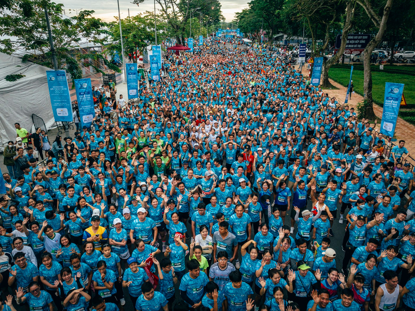 Hàng nghìn người tham gia giải Marathon Quốc tế Di Sản Cần Thơ 2023. Ảnh: BTC