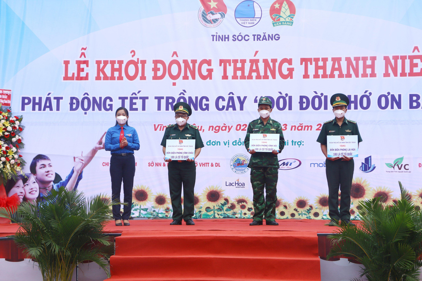 Tỉnh đoàn Sóc Trăng trao lá cờ Tổ quốc cho 3 Đồn biên phòng của thị xã Vĩnh Châu Tỉnh đoàn Sóc Trăng trao lá cờ Tổ quốc cho 3 Đồn biên phòng của thị xã Vĩnh Châu