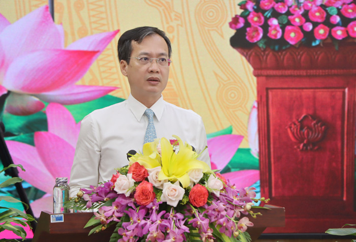 Ông Trần Trí Quang – Phó Chủ tịch UBND tỉnh Đồng Tháp trình bày báo cáo giải trình của UBND tỉnh trước kỳ họp. Ảnh: V. Tiến Ông Trần Trí Quang – Phó Chủ tịch UBND tỉnh Đồng Tháp trình bày báo cáo giải trình của UBND tỉnh trước kỳ họp. Ảnh: V. Tiến