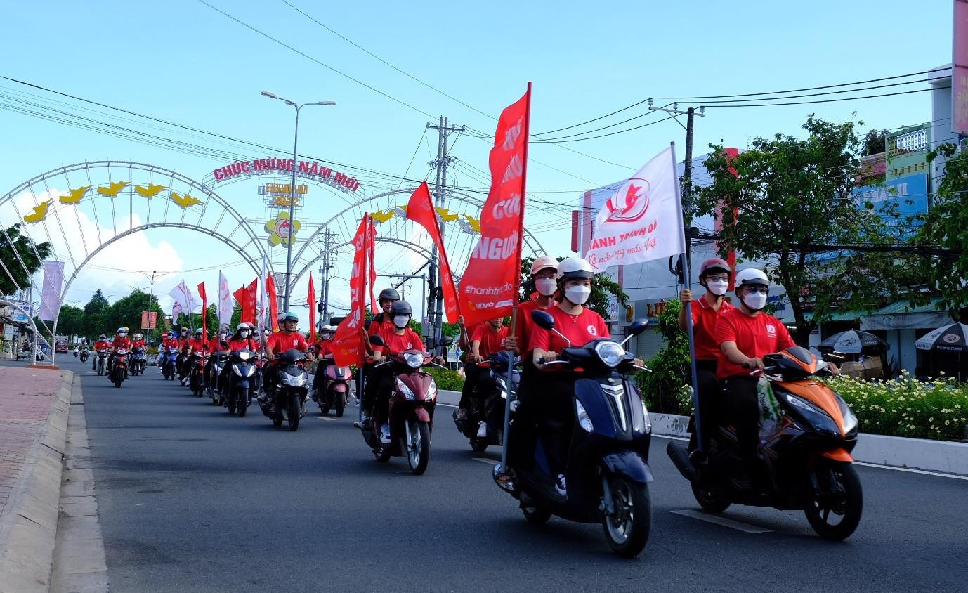 Diễu hành tuyên truyền hiến máu tình nguyện Diễu hành tuyên truyền hiến máu tình nguyện