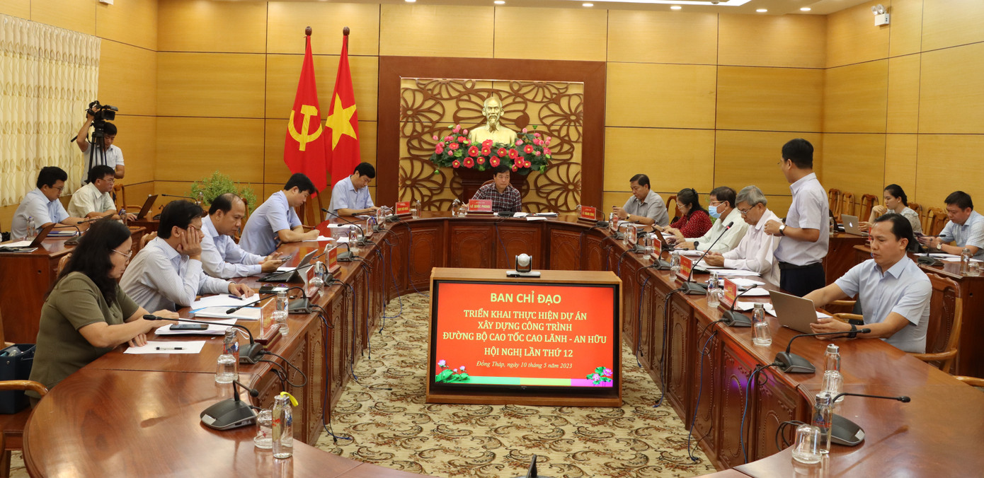 Quang cảnh cuộc họp. Ảnh: N. Ánh.