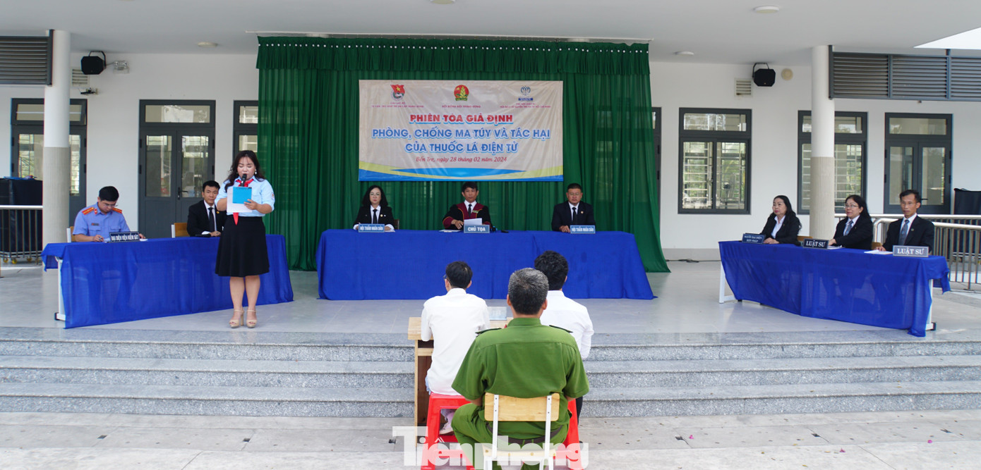 Hội Đồng Đội Trung ương phối hợp nhiều đơn vị tổ chức phiên toà giả định phòng, chống ma tuý và tác hại của thuốc lá điện tử tại trường THCS Châu Hòa.