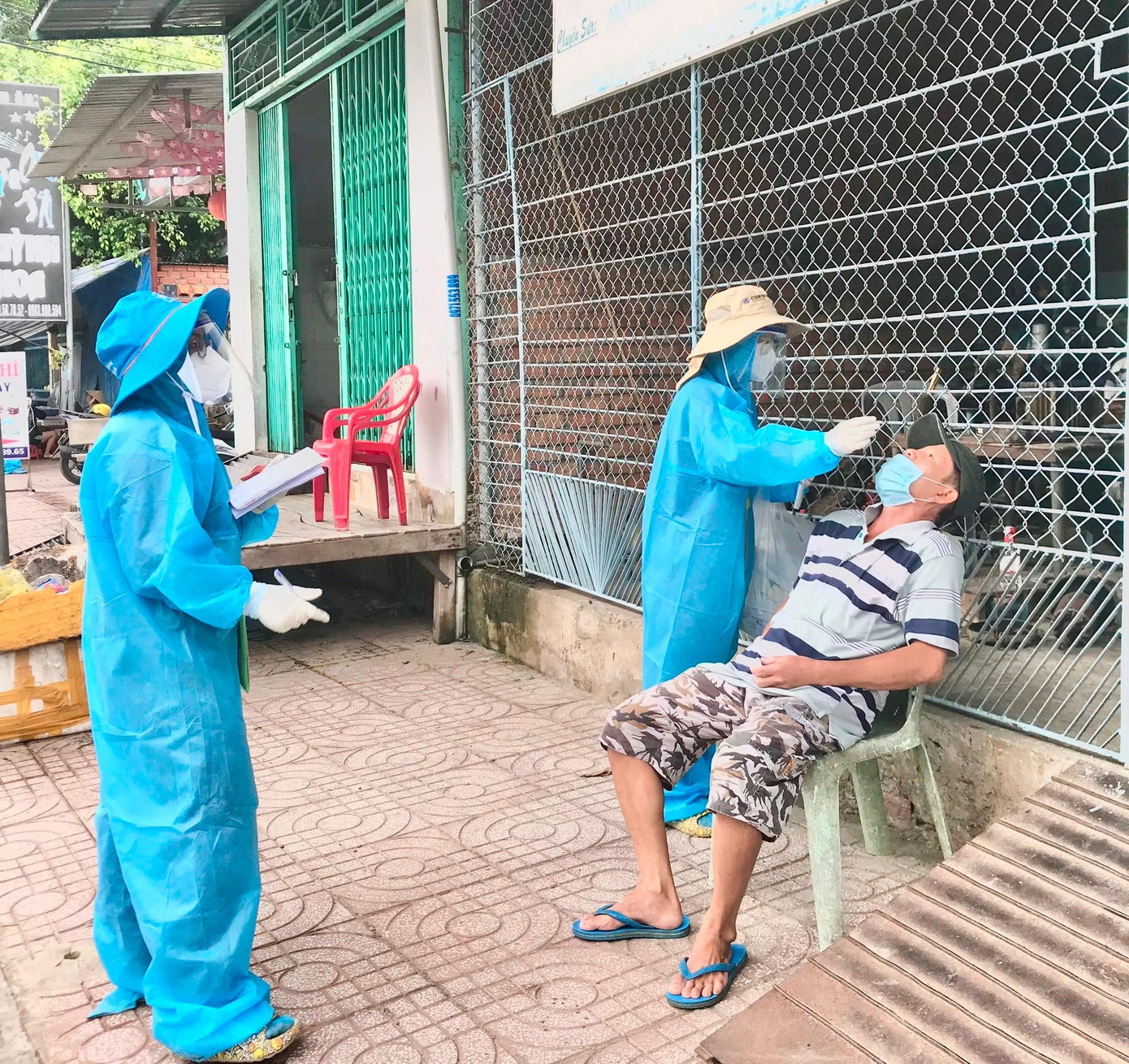 Xét nghiệm cộng đồng cho người dân tại An Giang Xét nghiệm cộng đồng cho người dân tại An Giang