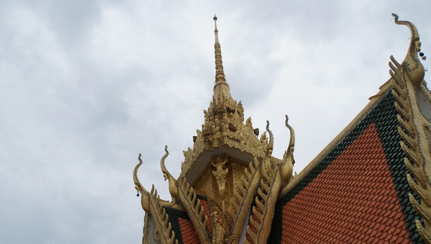 Ngọn tháp trên đỉnh chùa