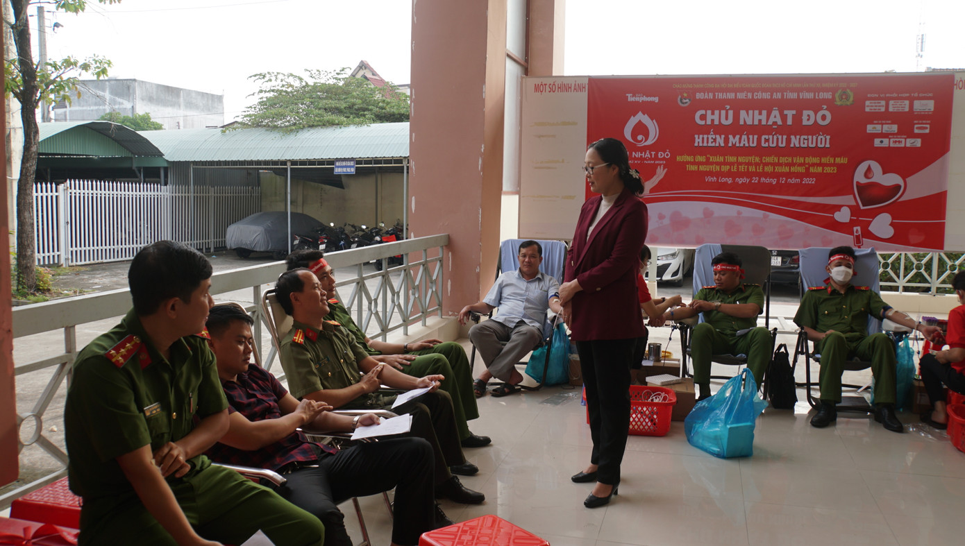 “Tôi thấy rằng hoạt động này ý nghĩa, giúp người cần máu điều trị kịp thời. Tỉnh sẽ tiếp tục phát động và tổ chức nhiều hoạt động ý nghĩa như thế này vào trước và sau Tết để cung cấp lượng máu cần thiết cho các bệnh viện trong tỉnh và khu vực để điều trị bệnh nhân.