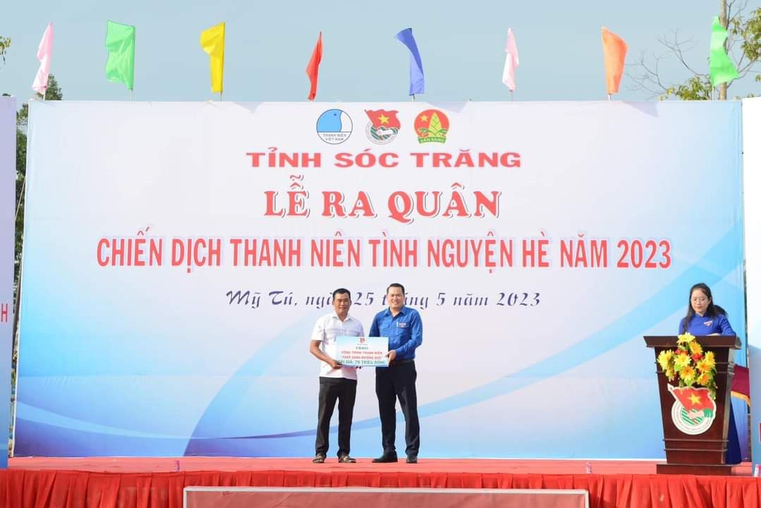 Tỉnh Đoàn Sóc Trăng ra quân chiến dịch tình nguyện hè 2023. Ảnh: PV.