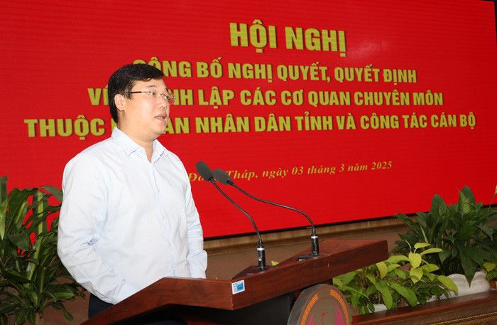 Bí thư Tỉnh ủy Đồng Tháp Lê Quốc Phong phát biểu tại hội nghị.