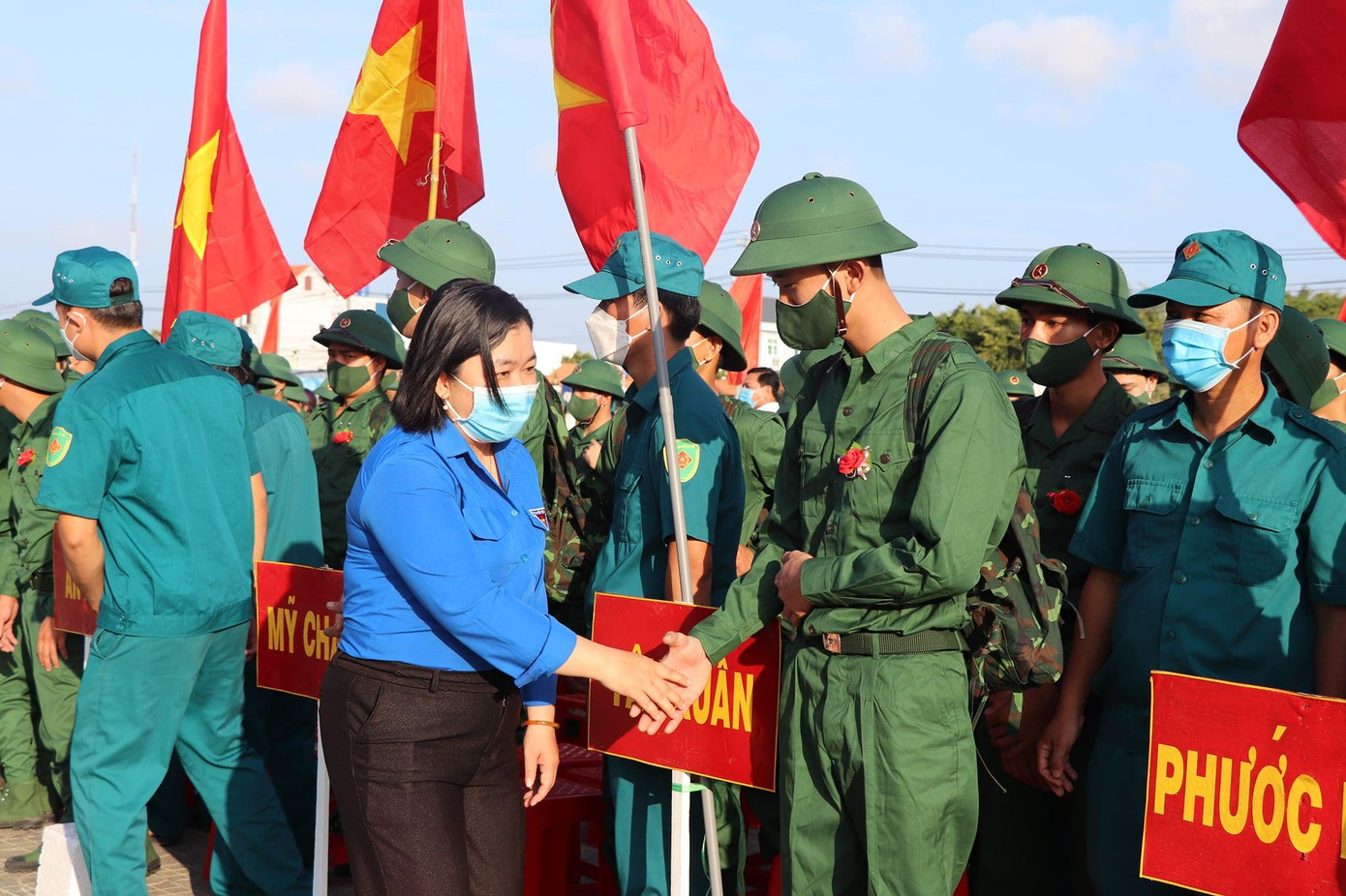 Trong đợt nhập ngũ này, rất nhiều thanh niên đã làm đơn tình nguyện tham gia nghĩa vụ quân sự. Điều này thể hiện tinh thần trách nhiệm của mỗi thanh niên đối với việc thực hiện đầy đủ quyền và nghĩa vụ của mình đối với quê hương, đất nước, tiếp tục phát huy truyền thống của các thế hệ đi trước.