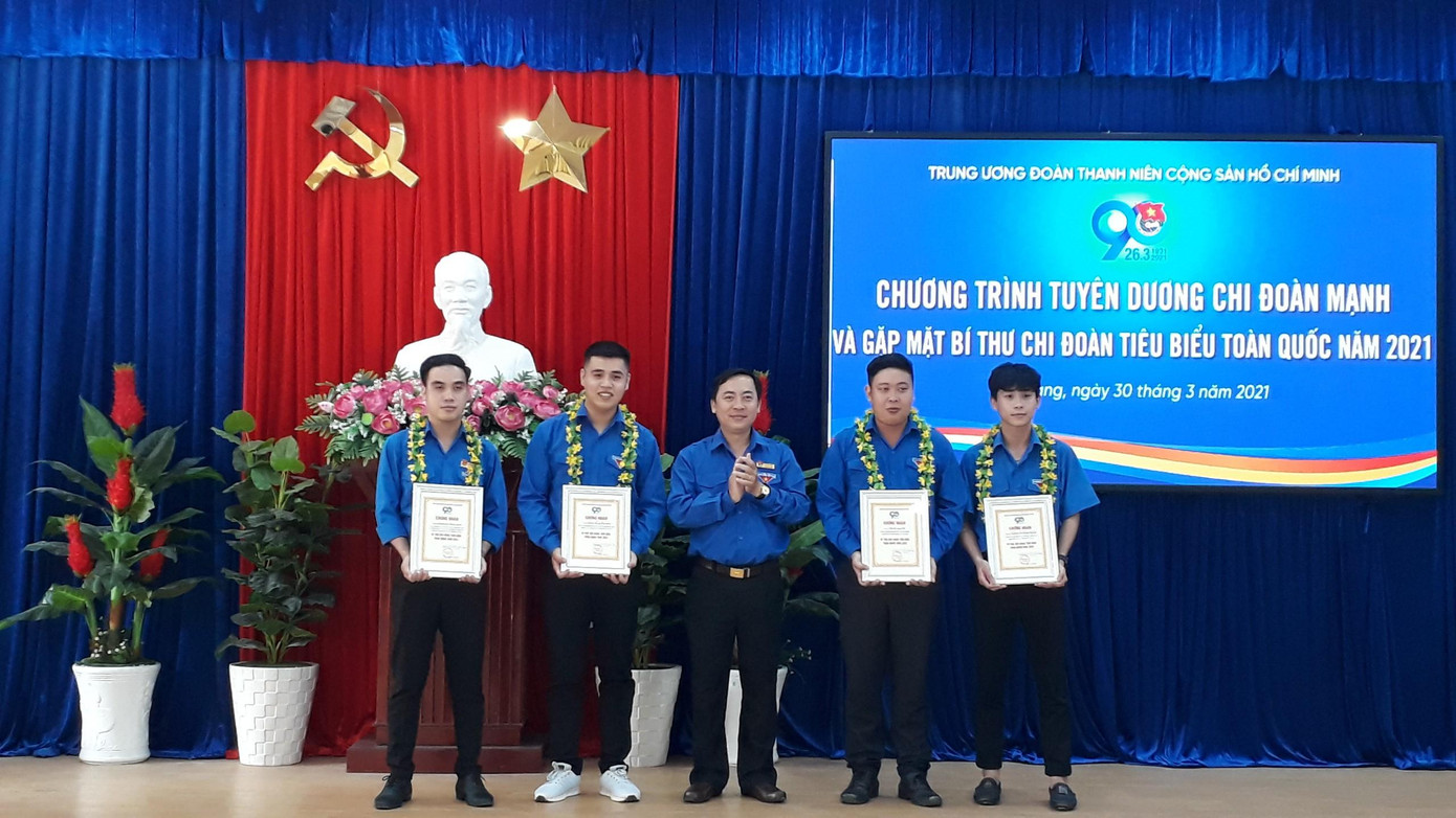 Anh Đào Chí Nghĩa, Ủy viên Ban thường vụ Trung ương Đoàn, Bí thư Thành đoàn Cần Thơ - Cụm trưởng cụm đồng bằng sông Hậu đề nghị các chi đoàn tiêu biểu và Bí thư chi đoàn được tuyên dương xem đây là động lực để tiếp tục phấn đấu và phát huy các mô hình hay, ý tưởng tốt đưa phong trào công tác Đoàn tại đơn vị mình ngày càng lớn mạnh và tạo được lan tỏa trong các tỉnh thành Đoàn cụm đồng bằng sông Hậu và cả nước thời gian tới.