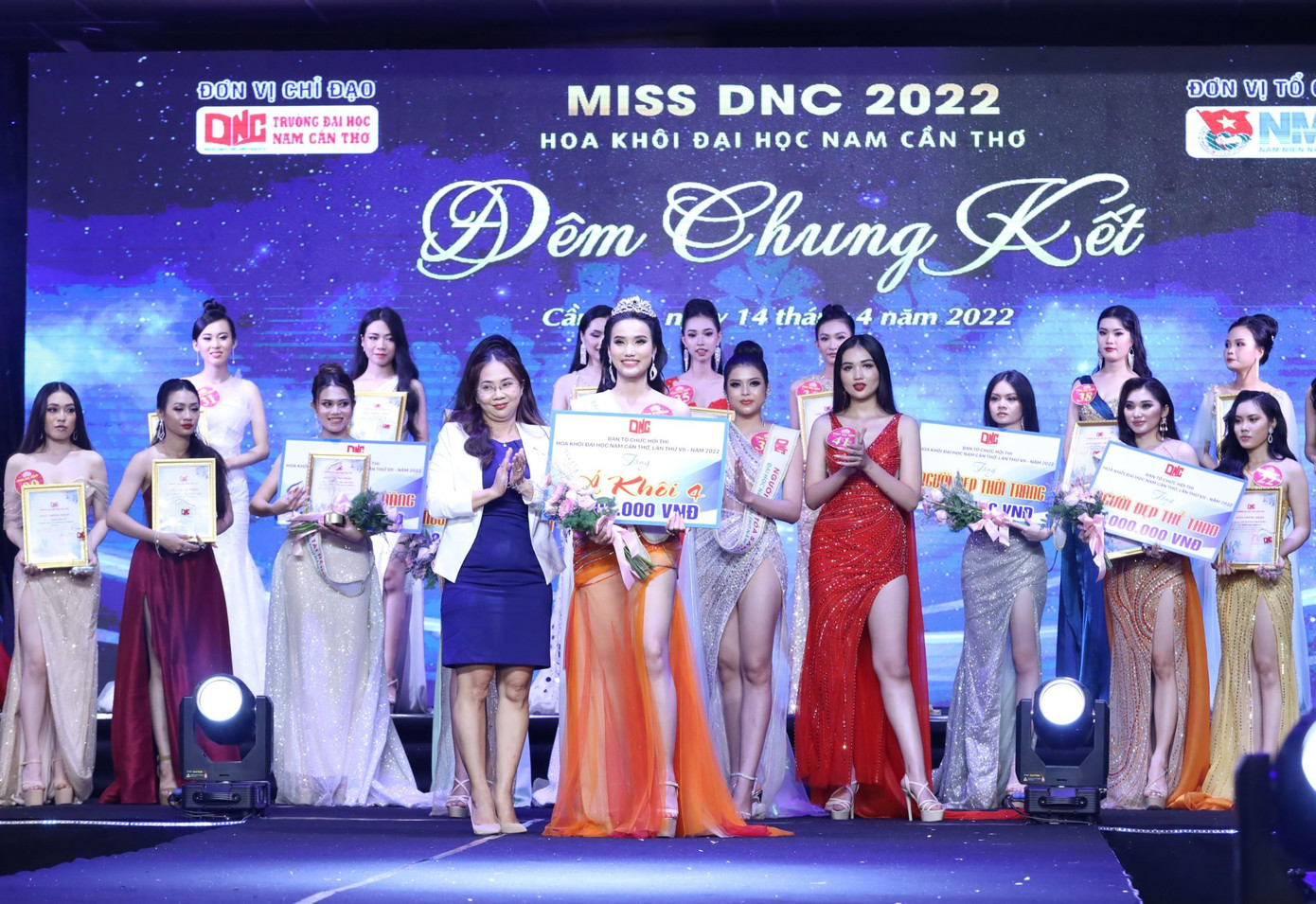 Thí sinh Lê Thị Kim Hậu đoạt danh hiệu Á khôi 4. - Ảnh: Minh Trung Thí sinh Lê Thị Kim Hậu đoạt danh hiệu Á khôi 4. - Ảnh: Minh Trung