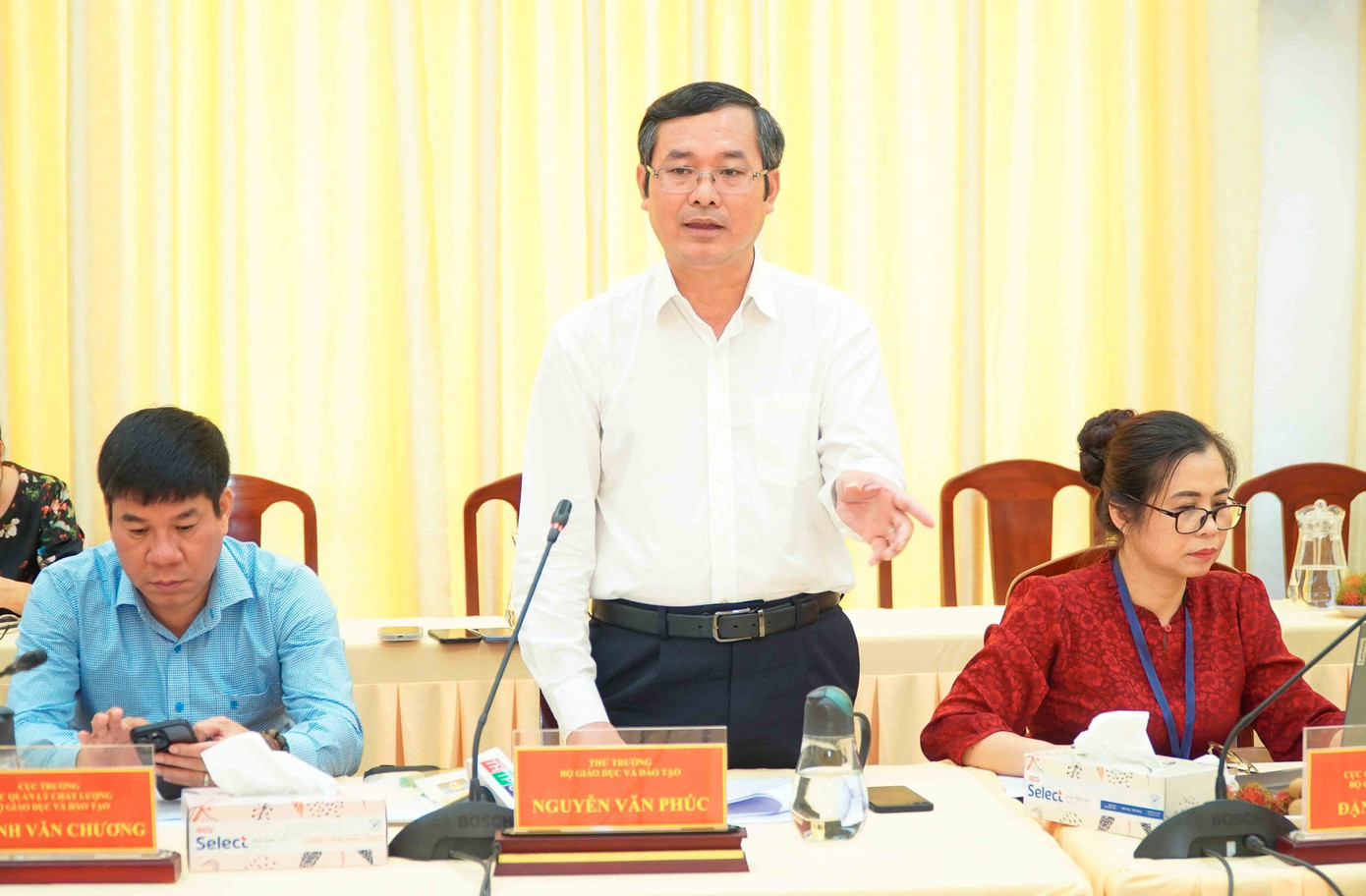 Thứ trưởng Bộ GD&ĐT - Nguyễn Văn Phúc phát biểu tại buổi làm việc với Ban chỉ đạo thi THPT tại Cần Thơ. Thứ trưởng Bộ GD&ĐT - Nguyễn Văn Phúc phát biểu tại buổi làm việc với Ban chỉ đạo thi THPT tại Cần Thơ.