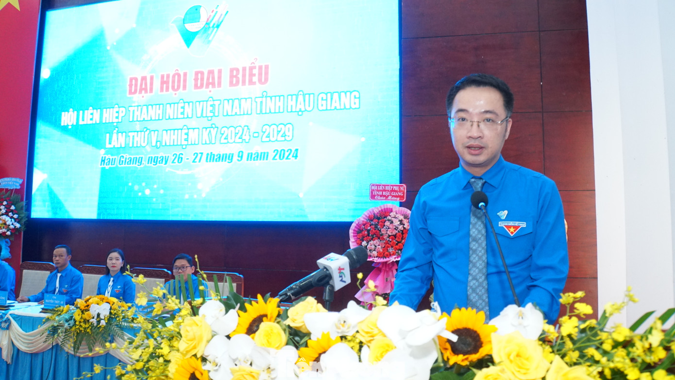 Anh Nguyễn Tường Lâm - Bí thư Trung ương Đoàn, Phó Chủ tịch Trung ương Hội LHTN Việt Nam phát biểu tại đại hội. Ảnh: Hòa Hội