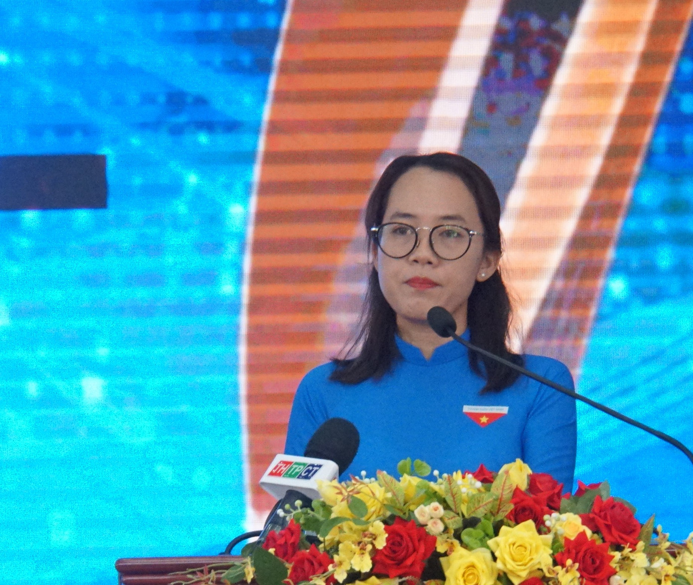 Chị Phạm Thái Thu - Phó Bí Thư Quận Đoàn Ninh Kiều phát biểu. Chị Phạm Thái Thu - Phó Bí Thư Quận Đoàn Ninh Kiều phát biểu.