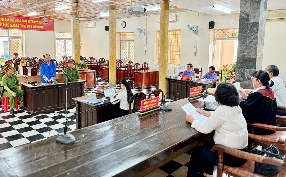 Quang cảnh phiên tòa xét xử Nguyễn Hoàng Nam.