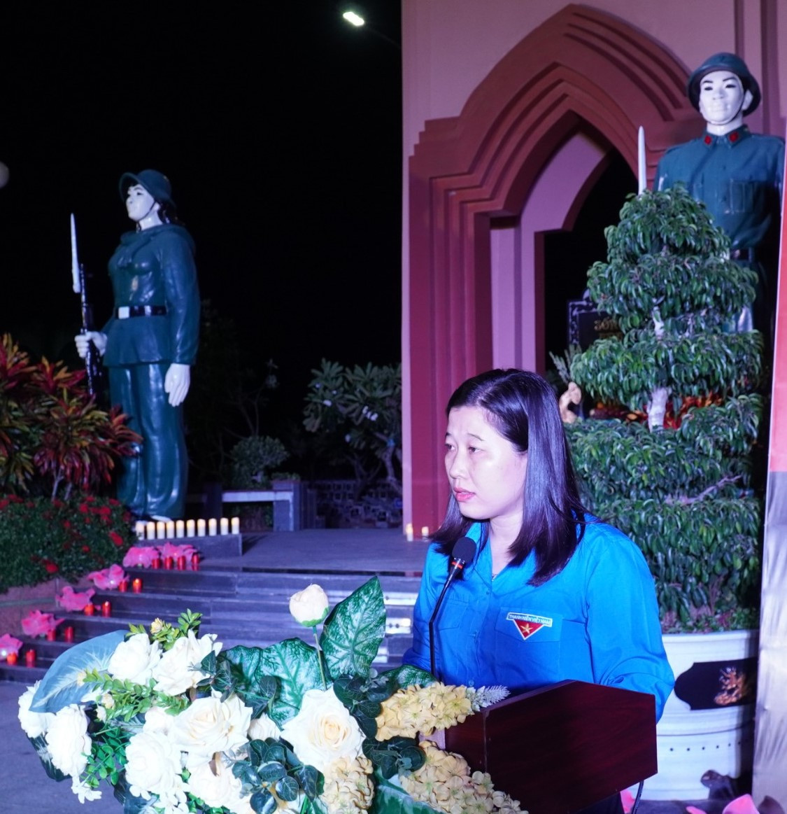 Chị Hồ Thị Hồng Phướng, Phó Bí Thư Tỉnh Đoàn An Giang phát biểu tại buổi lễ. Chị Hồ Thị Hồng Phướng, Phó Bí Thư Tỉnh Đoàn An Giang phát biểu tại buổi lễ.