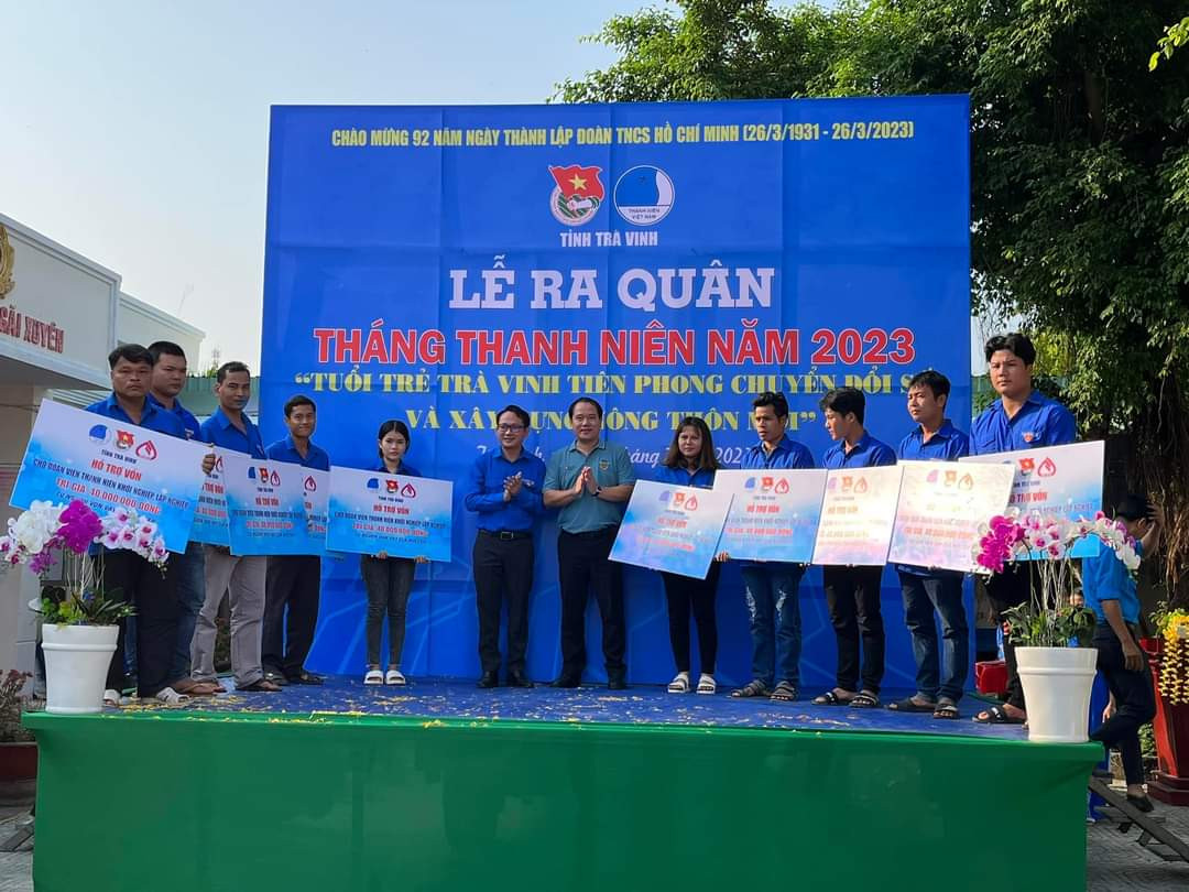 Tỉnh đoàn Trà Vinh trao tặng nguồn lực cho các đơn vị. Ảnh: TĐ TV Tỉnh đoàn Trà Vinh trao tặng nguồn lực cho các đơn vị. Ảnh: TĐ TV