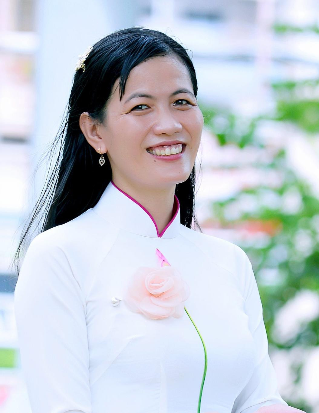 Cô Nguyễn Thị Minh Tâm, Phó Bí thư Đoàn trường, Phó chủ tịch Hội LHTN Việt Nam trường THPT Thiên Hộ Dương, tỉnh Đồng Tháp.