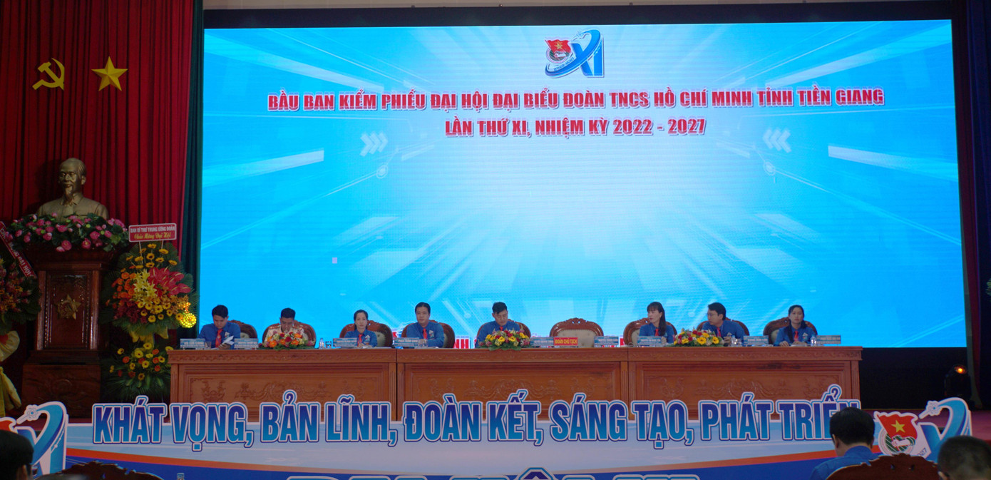 Đoàn chủ tịch điều hành đại hội Đoàn chủ tịch điều hành đại hội