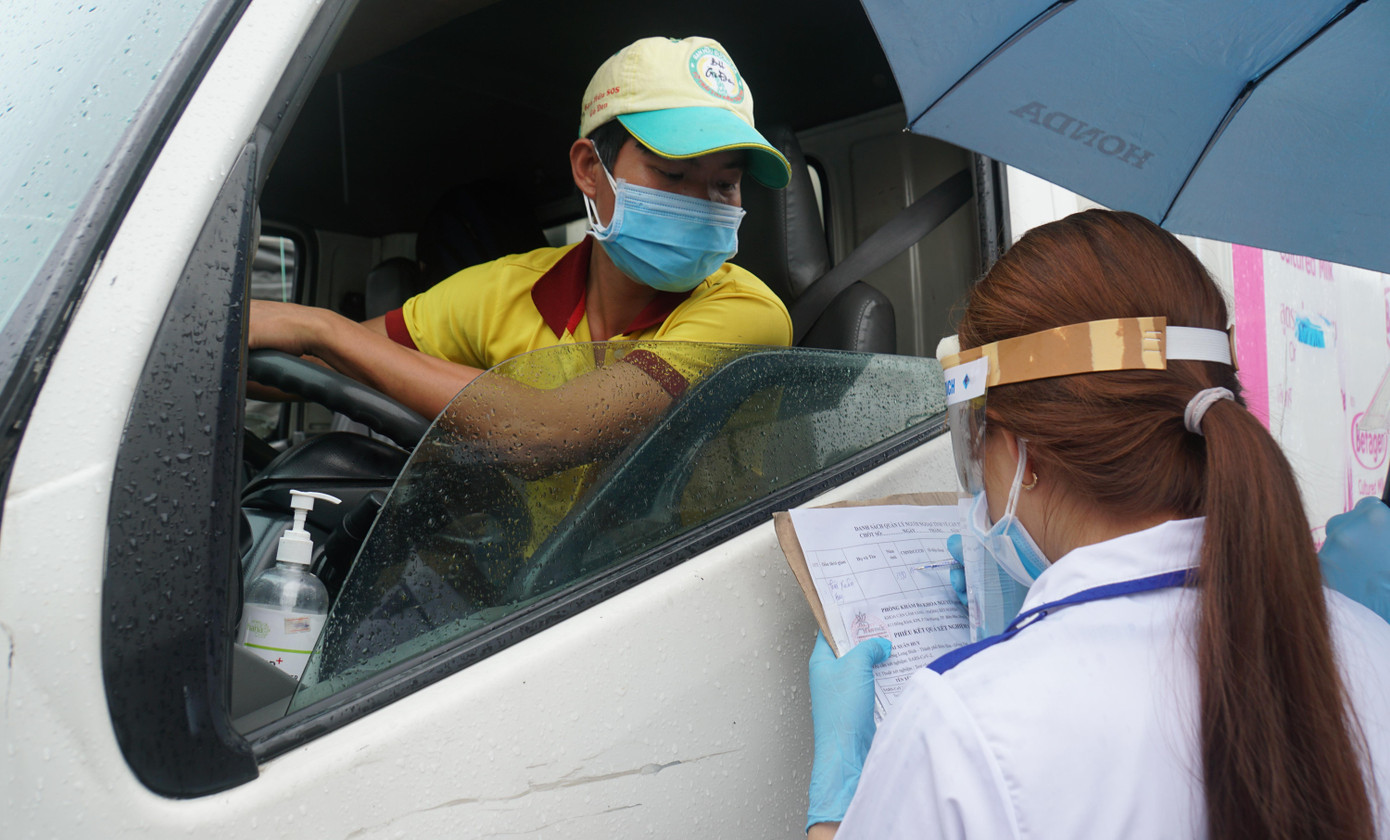 Theo đó, thực hiện công văn 2252 ngày 6/7/2021 của Chủ tịch UBND TP Cần Thơ về việc yêu cầu người dân vào thành phố Cần Thơ phải có xét nghiệm Sars-CoV-2.
