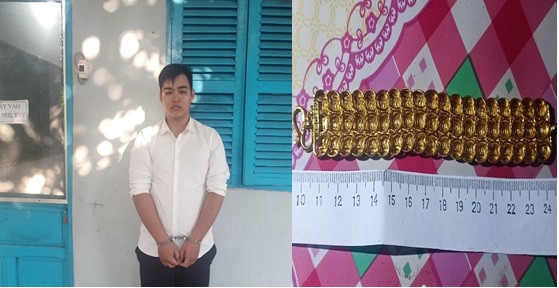 Đối tượng Hiếu cùng tang vật.