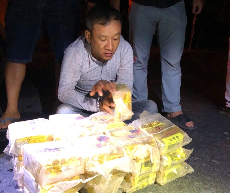 Phan Văn Nhàn bị bắt quả tang khi vận chuyển gần 24kg ma túy. .Ảnh: CA ĐT