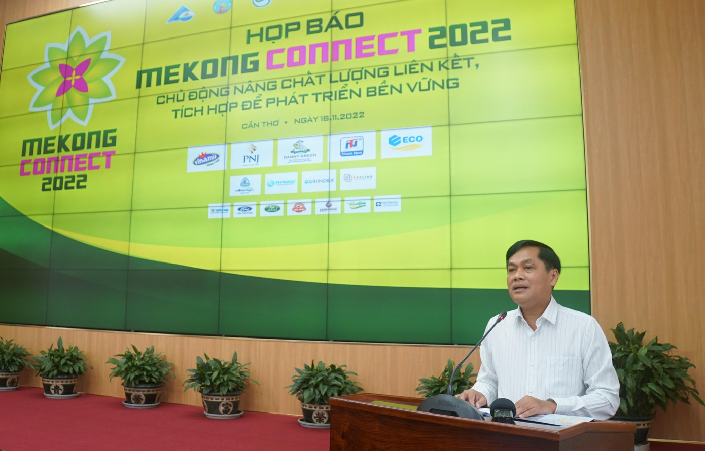 Ông Nguyễn Văn Hồng, Phó Chủ tịch UBND TP Cần Thơ phát biểu Ông Nguyễn Văn Hồng, Phó Chủ tịch UBND TP Cần Thơ phát biểu