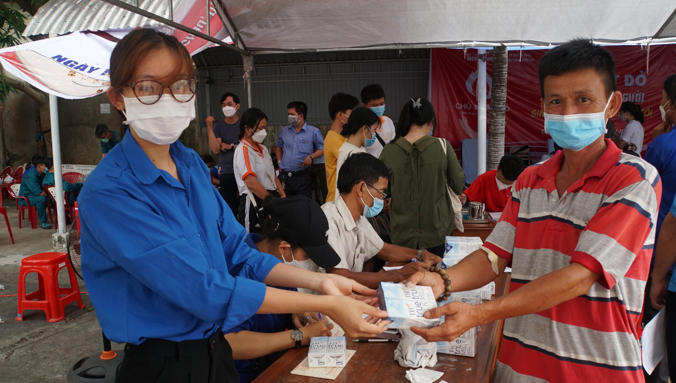 Ông Trần Quang Tuân, tài xế lái xe tham gia hiến máu. - Ảnh: Hòa Hội