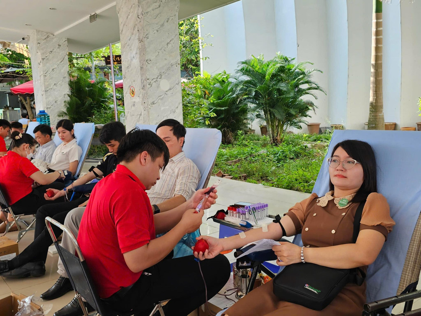 Tuổi trẻ xứ Dừa lan tỏa tinh thần tình nguyện, xung kích. Tuổi trẻ xứ Dừa lan tỏa tinh thần tình nguyện, xung kích.