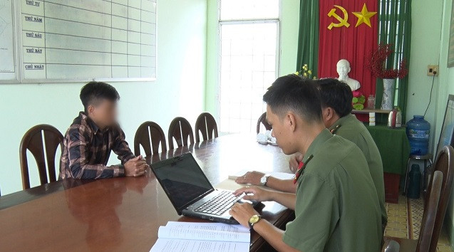 Công an huyện Lai Vung làm việc với N.V.K Công an huyện Lai Vung làm việc với N.V.K