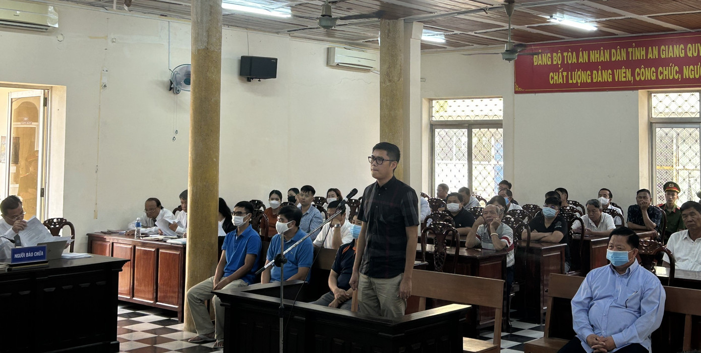 Các bị cáo tại tòa.