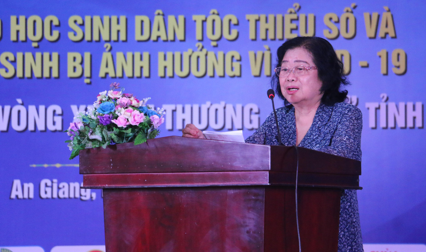 Nguyên Phó Chủ tịch nước Trương Mỹ Hoa phát biểu tại buổi lễ. Nguyên Phó Chủ tịch nước Trương Mỹ Hoa phát biểu tại buổi lễ.