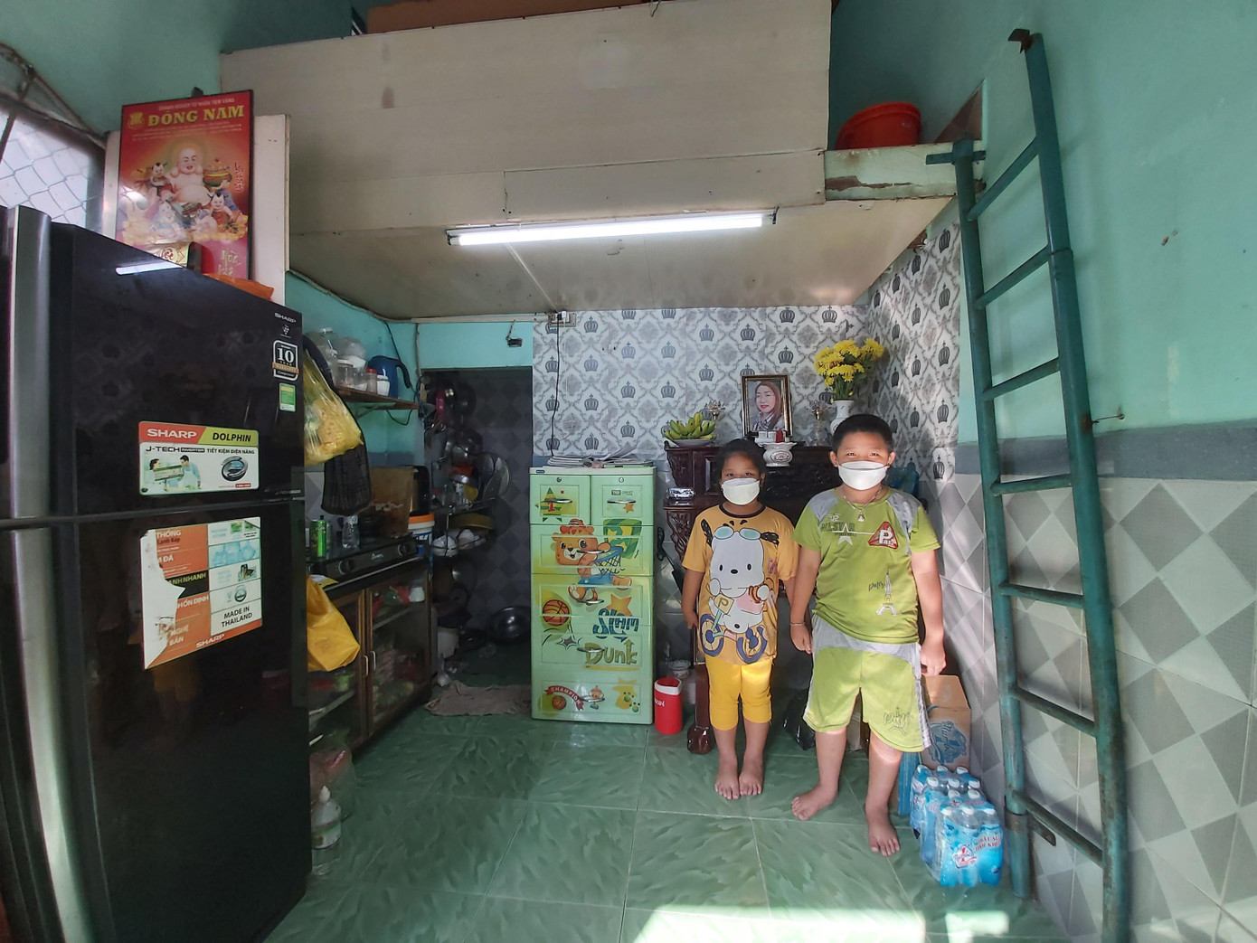 Hai anh em sống trong căn trọ Hai anh em sống trong căn trọ