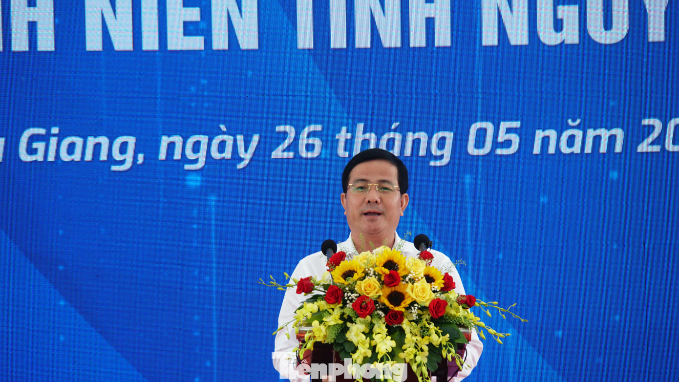 Ông Trần Văn Huyến - Phó Bí thư Thường trực Tỉnh ủy, Chủ tịch HĐND tỉnh Hậu Giang. Ảnh: Hòa Hội Ông Trần Văn Huyến - Phó Bí thư Thường trực Tỉnh ủy, Chủ tịch HĐND tỉnh Hậu Giang. Ảnh: Hòa Hội