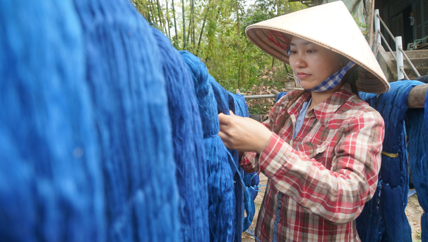 Nghề dệt khăn rằn tại xã Long Khánh A, huyện Hồng Ngự, tỉnh Đồng Tháp. Ảnh: Hòa Hội. Nghề dệt khăn rằn tại xã Long Khánh A, huyện Hồng Ngự, tỉnh Đồng Tháp. Ảnh: Hòa Hội.