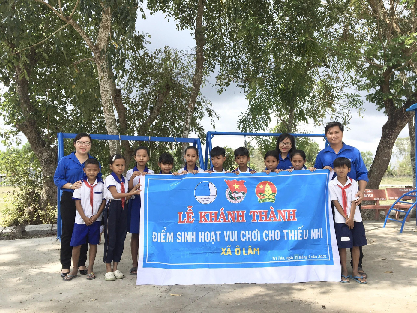 Khánh thành điểm sinh hoạt vui chơi cho thiếu nhi xã Ô Lâm. - Ảnh: HĐTT