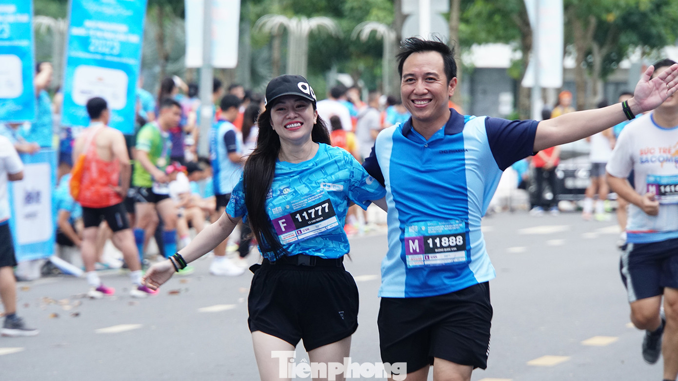 Cung đường chạy của giải Marathon quốc tế di sản Cần Thơ năm nay đi qua trung tâm thành phố và các địa danh nổi tiếng như bến Ninh Kiều, UBND TP Cần Thơ, chợ nổi Cái Răng… Ảnh: Hòa Hội