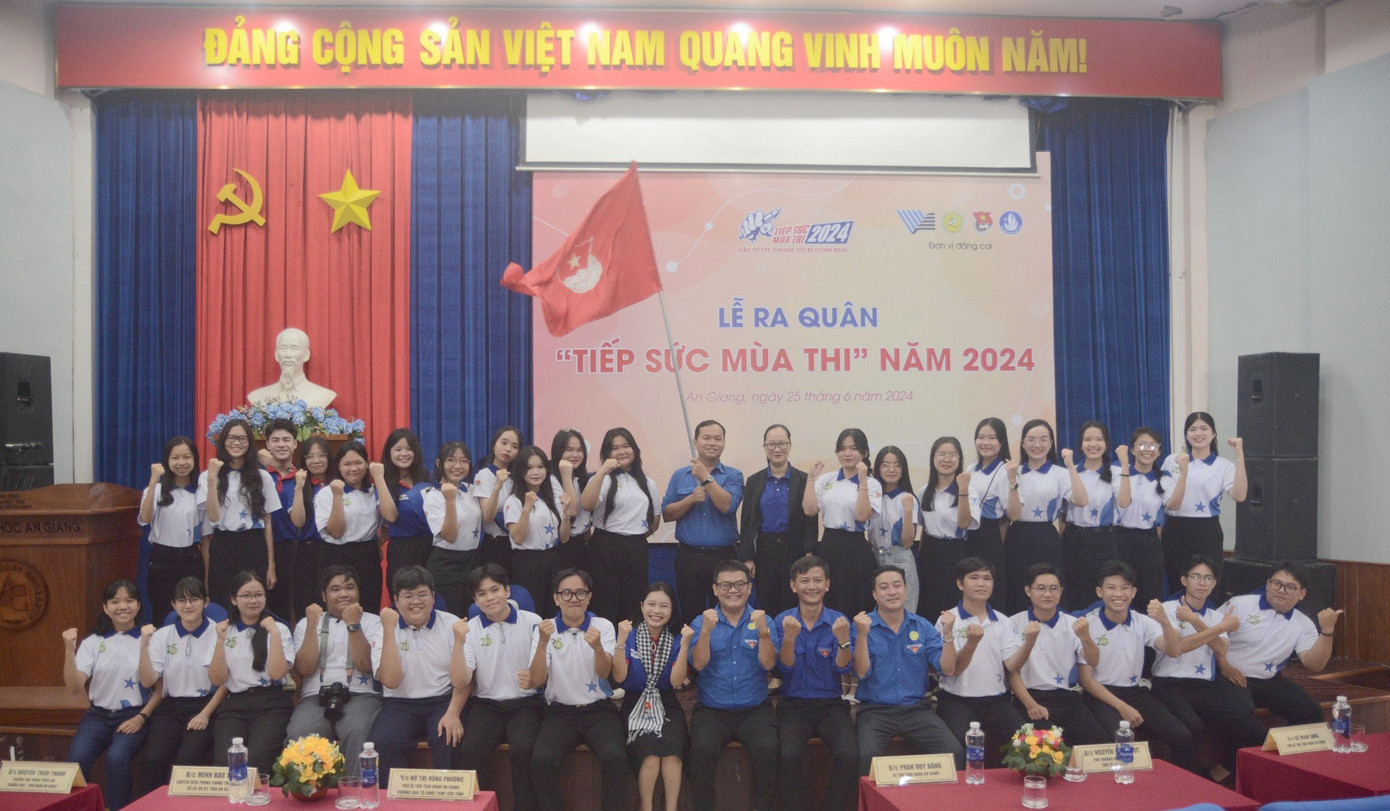 An Giang ra quân tiếp sức mùa thi. An Giang ra quân tiếp sức mùa thi.