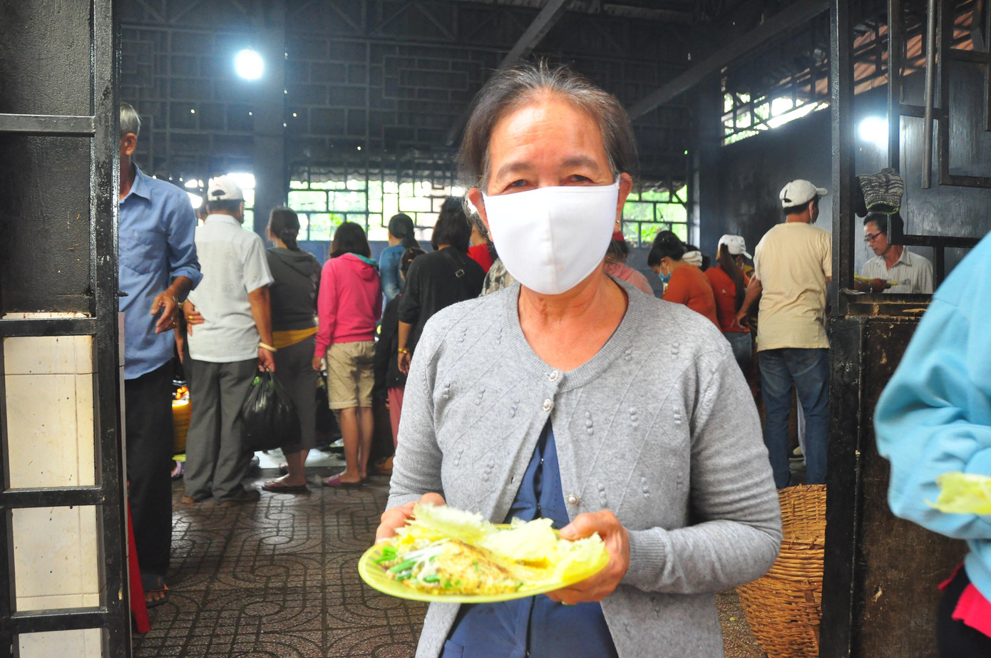 Nhờ hoạt động làm bánh xèo miễn phí phục vụ khách phương xa mà thiền viện này ngày càng trở nên nổi tiếng và được nhiều người biết đến hơn. Du khách muốn thưởng thức bánh, chỉ cần cầm đĩa xếp hàng quanh các vòng chảo là các đầu bếp sẽ đưa bánh từ chảo nóng hổi lên rồi mang sang khu nhà ăn khang trang, mát mẻ để thưởng thức.
