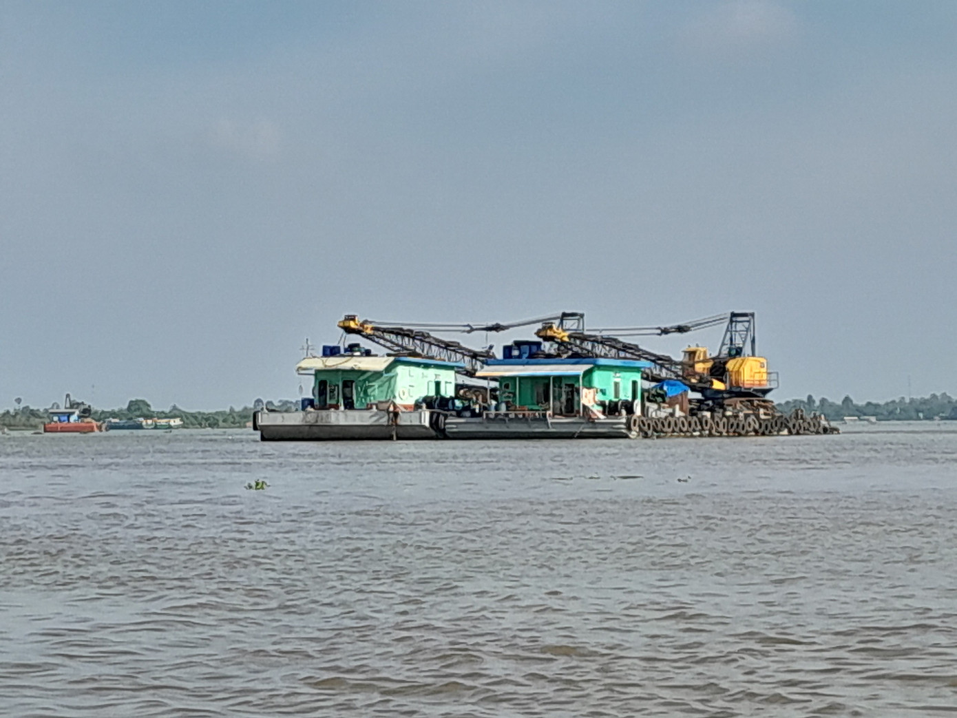 Mỏ cát của doanh nghiệp khai thác trên địa bàn TP Long Xuyên bị yêu cầu dừng hoạt động. Ảnh: PV